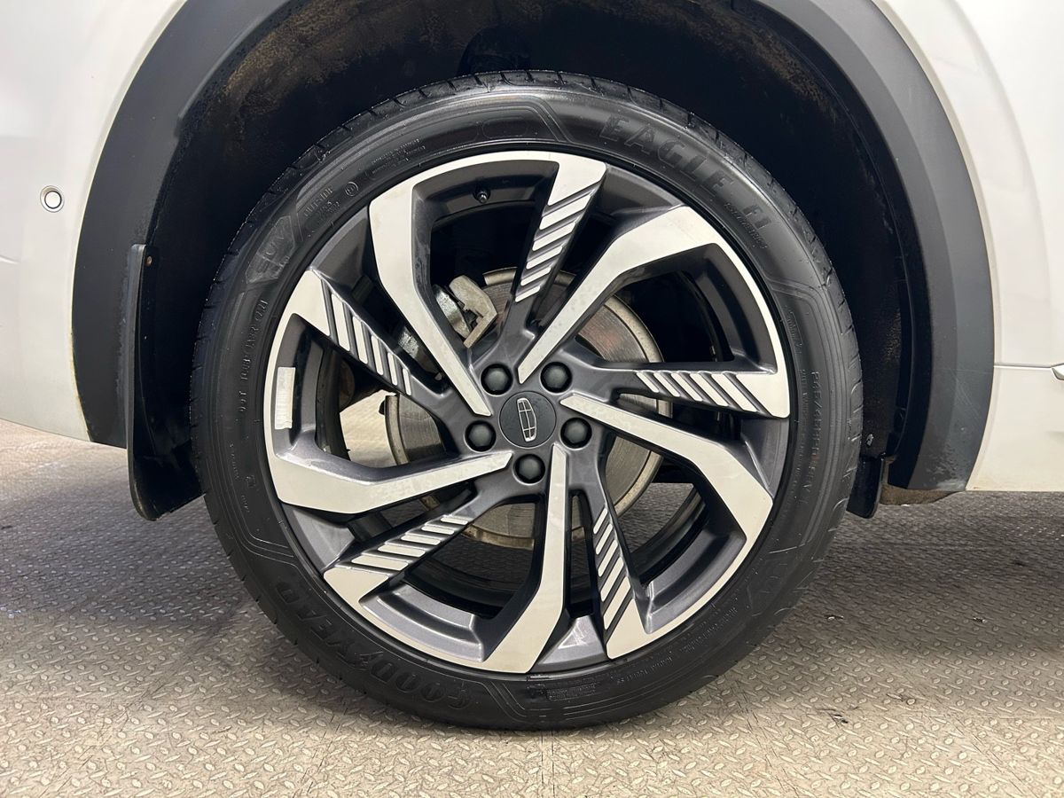 Geely Monjaro I