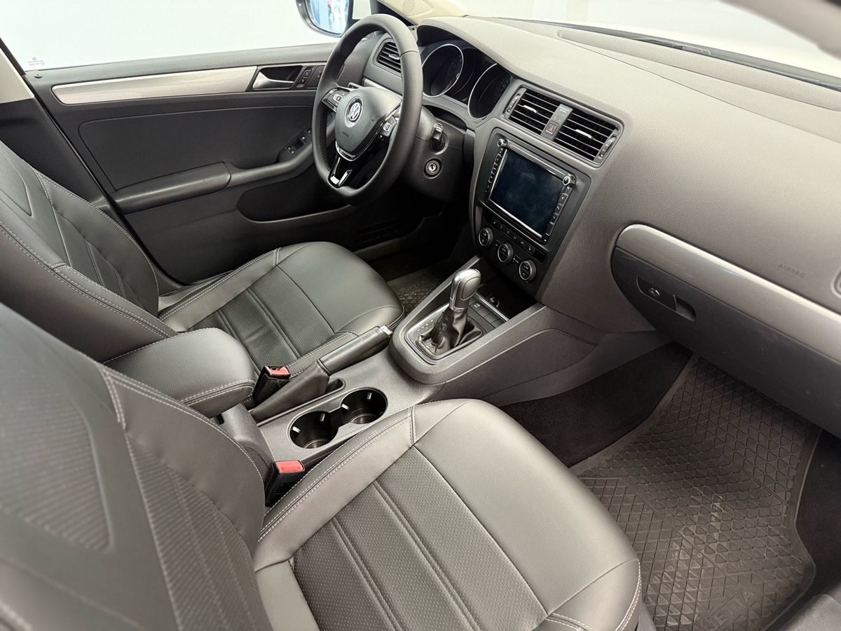 Volkswagen Jetta VI