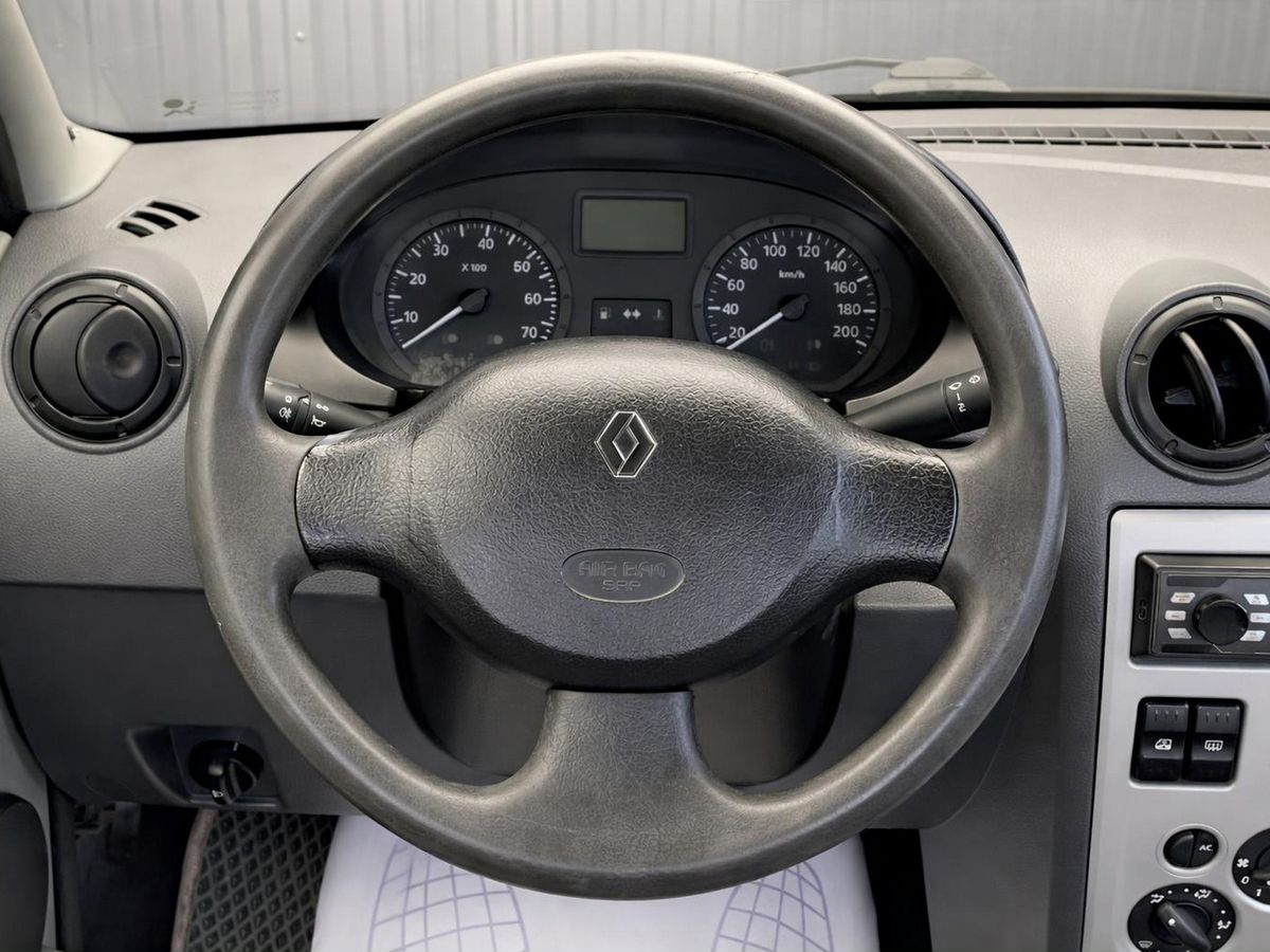 Renault Logan, фотография 7
