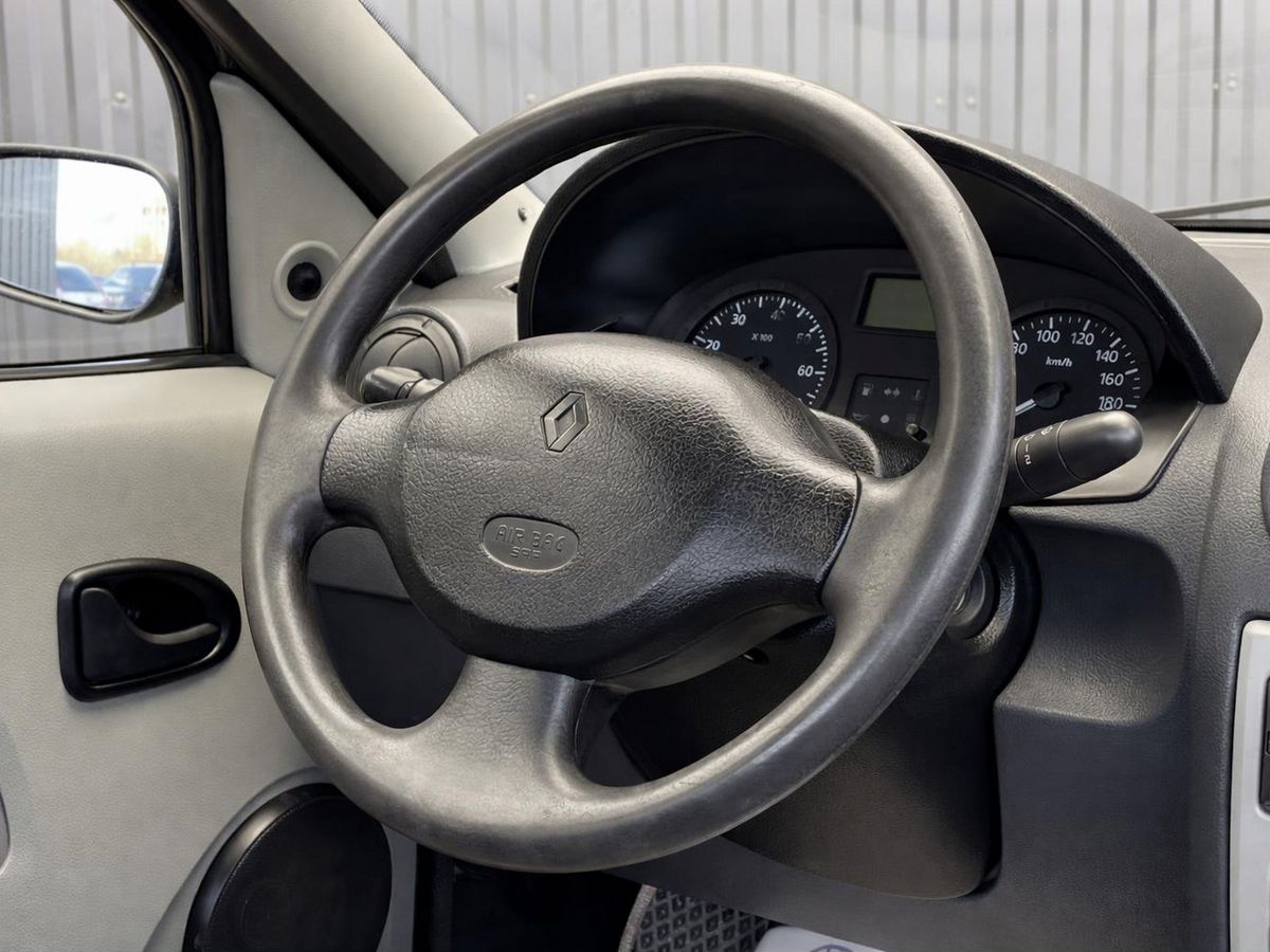 Renault Logan, фотография 10