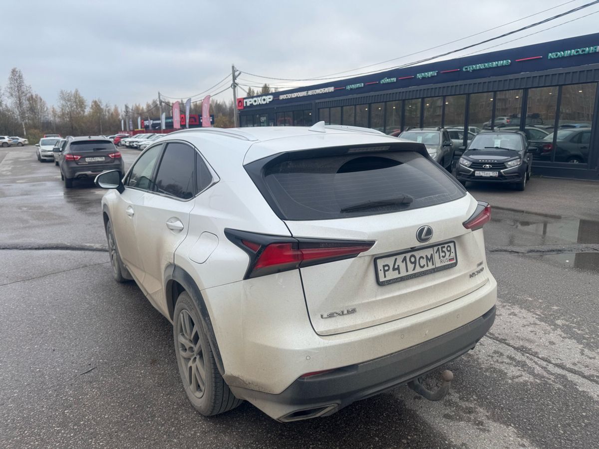 Lexus NX, фотография 4