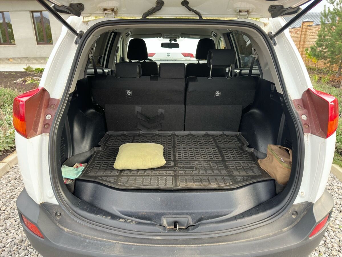 Toyota RAV4, фотография 2