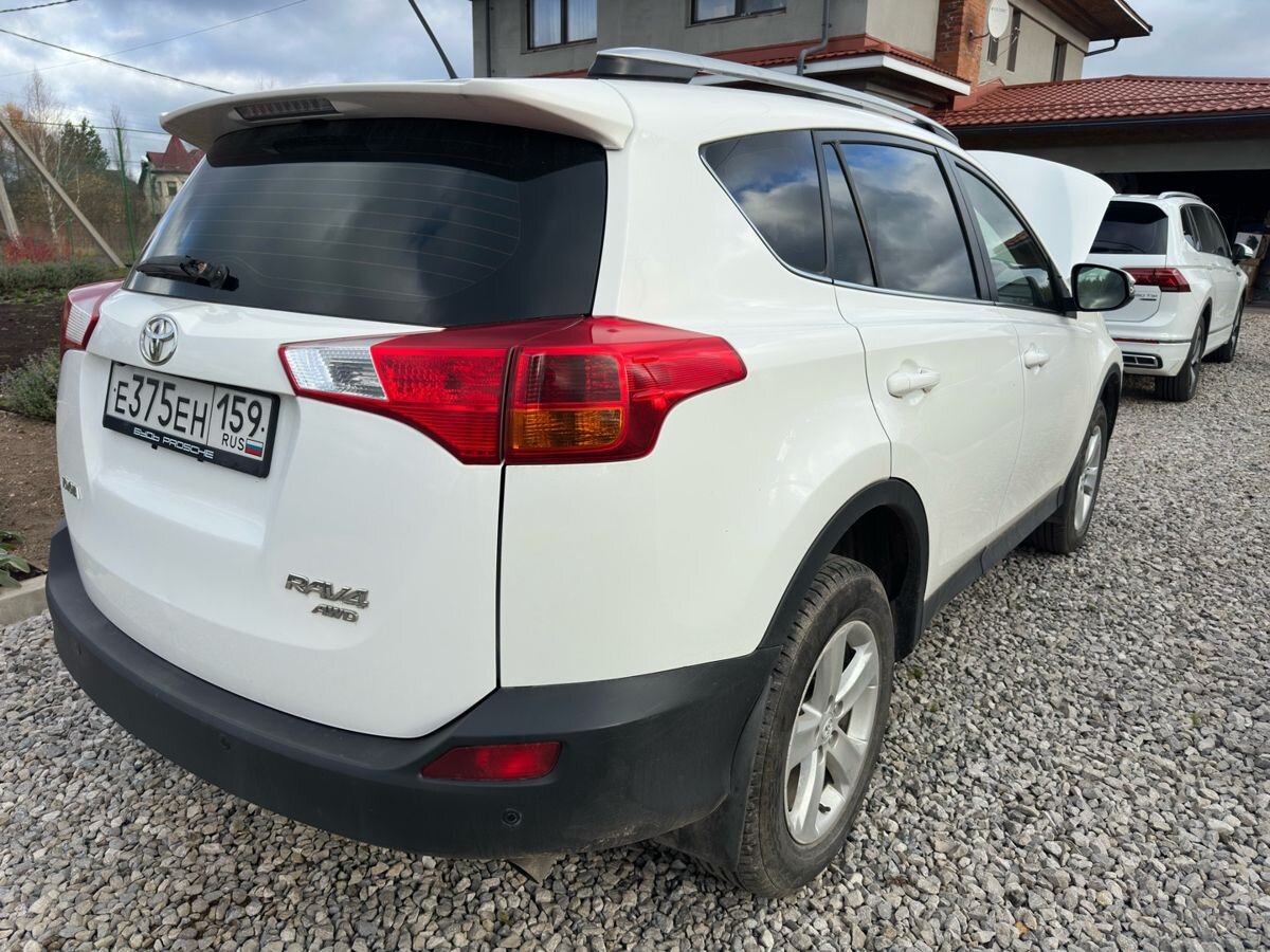 Toyota RAV4, фотография 3