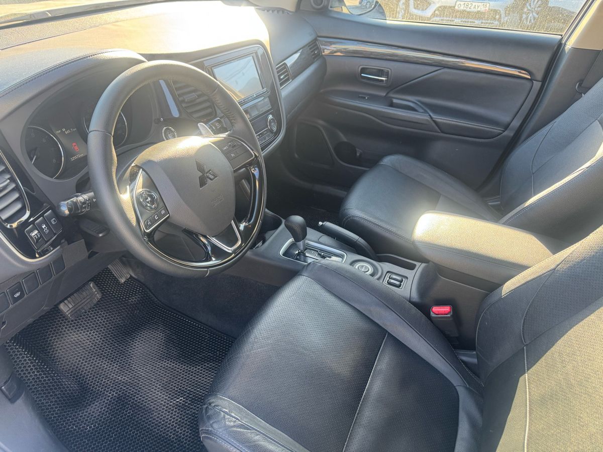 Mitsubishi Outlander, фотография 5