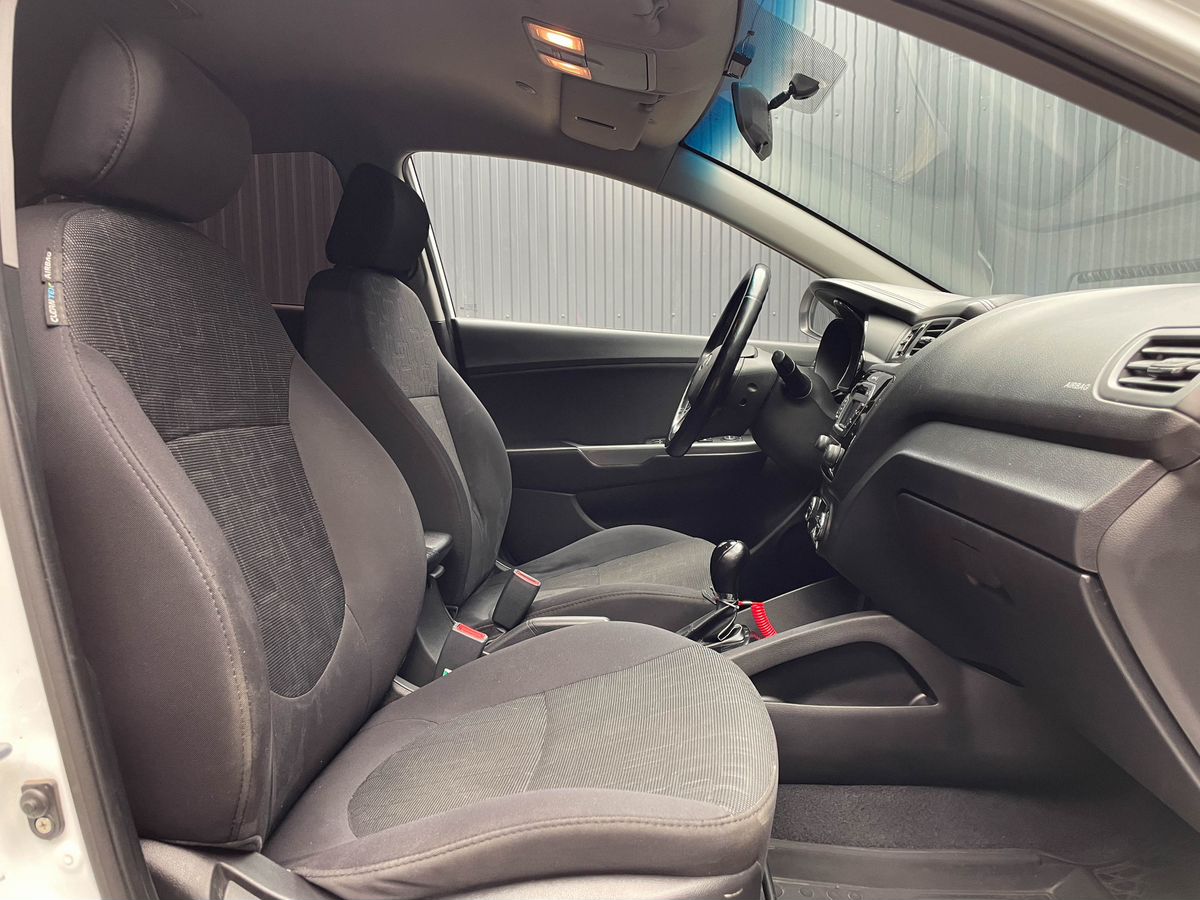 Kia Rio, фотография 16