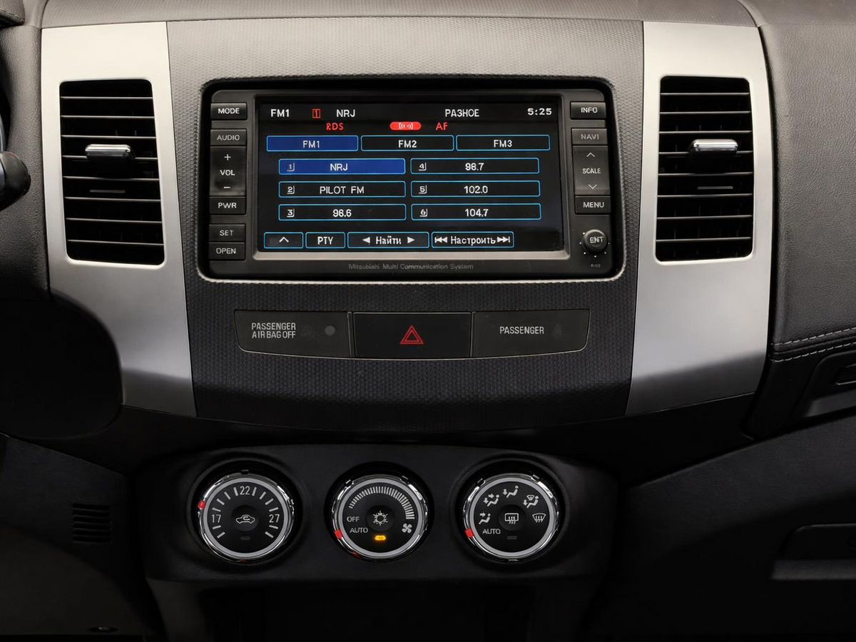 Mitsubishi Outlander, фотография 13