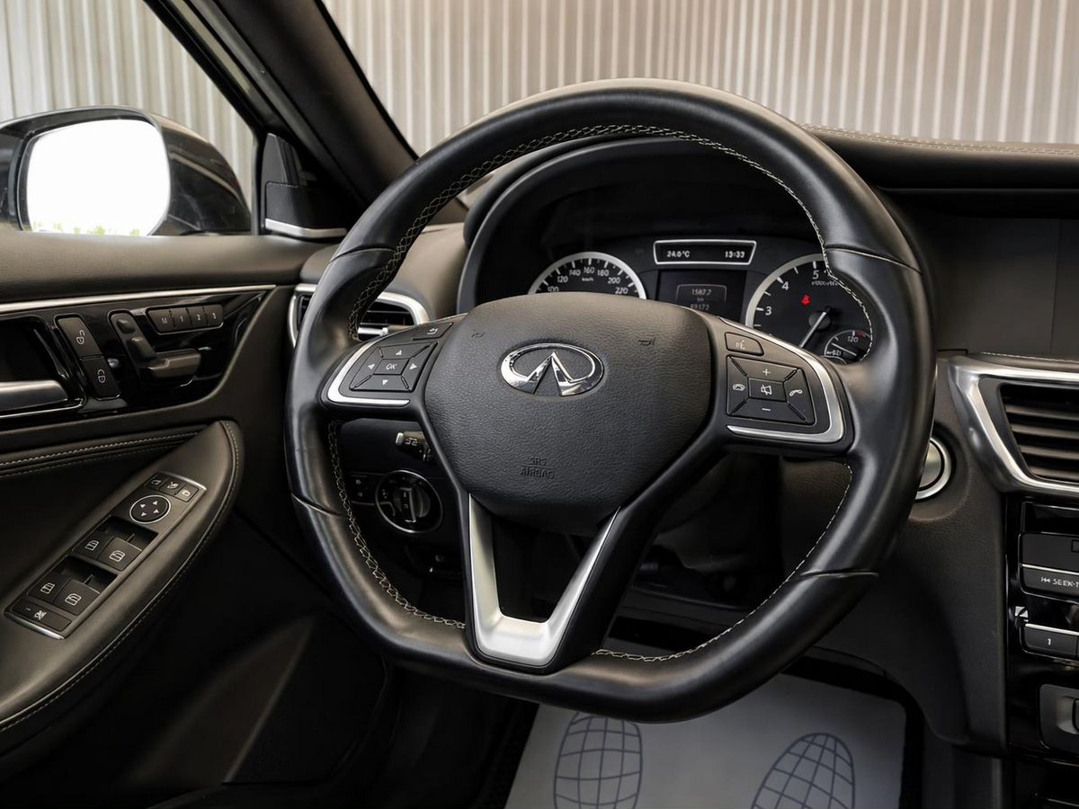 Infiniti Q30, фотография 10