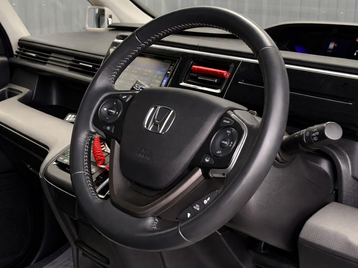 Honda Stepwgn, фотография 14
