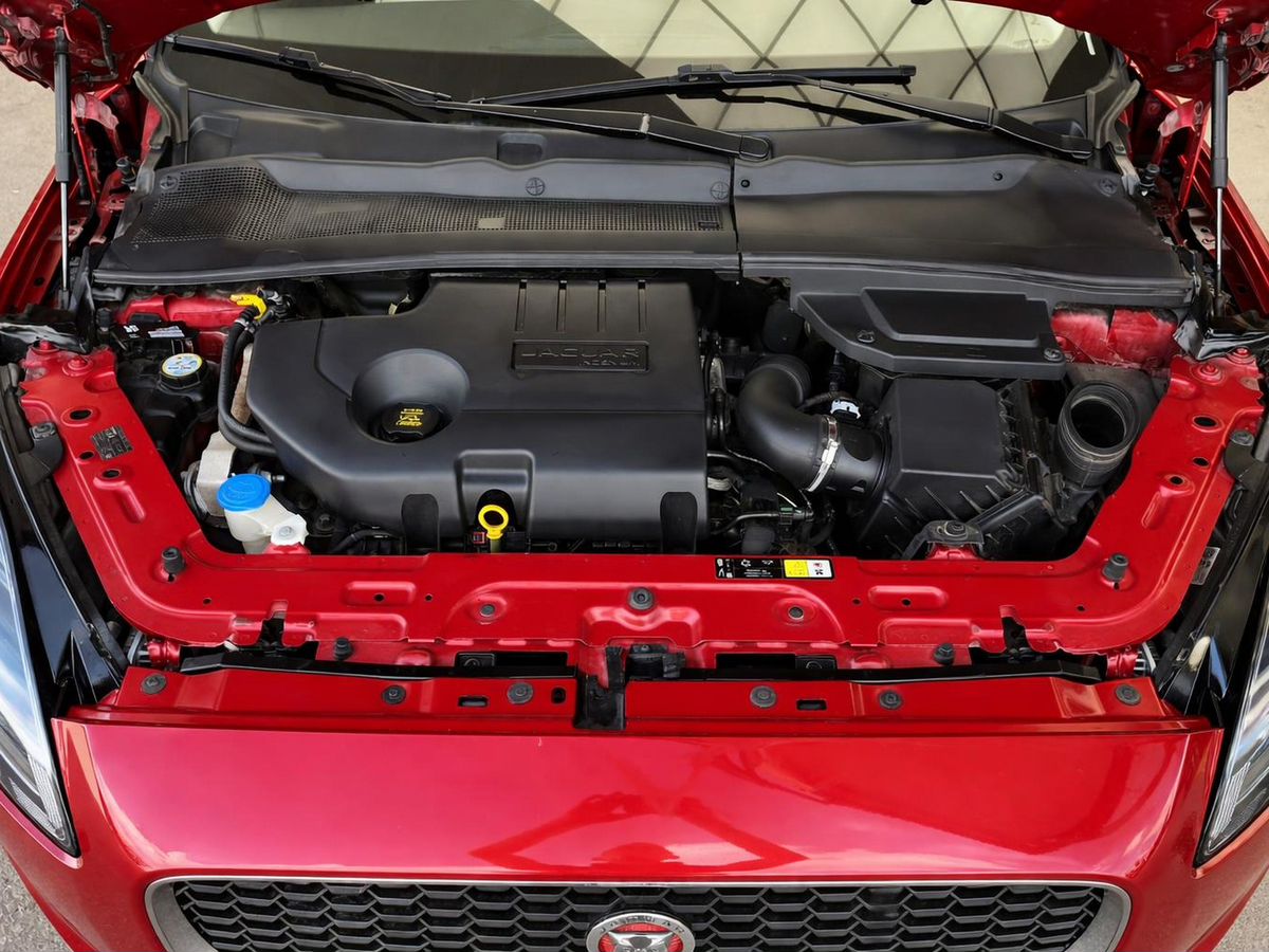 Jaguar E-PACE, фотография 19