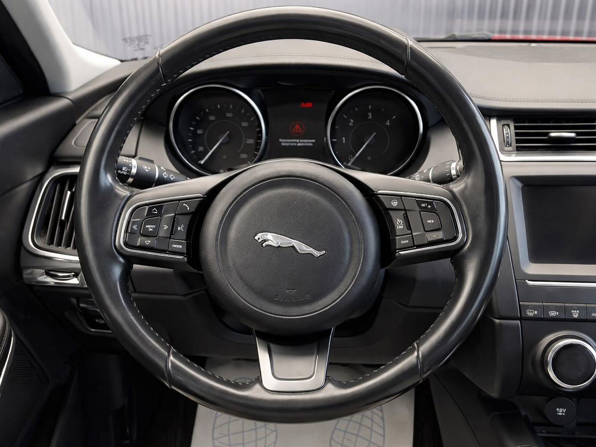 Jaguar E-PACE, фотография 7