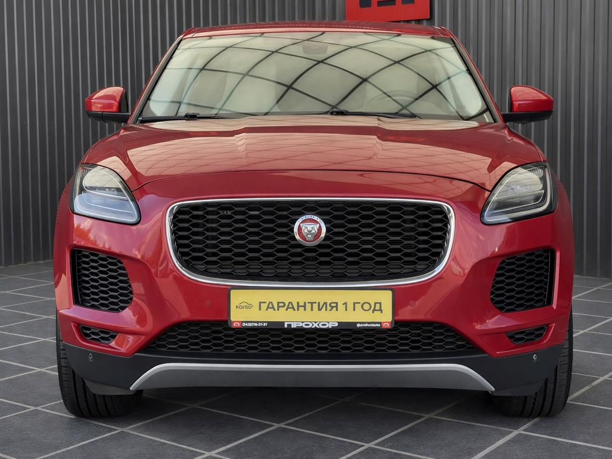 Jaguar E-PACE, фотография 2