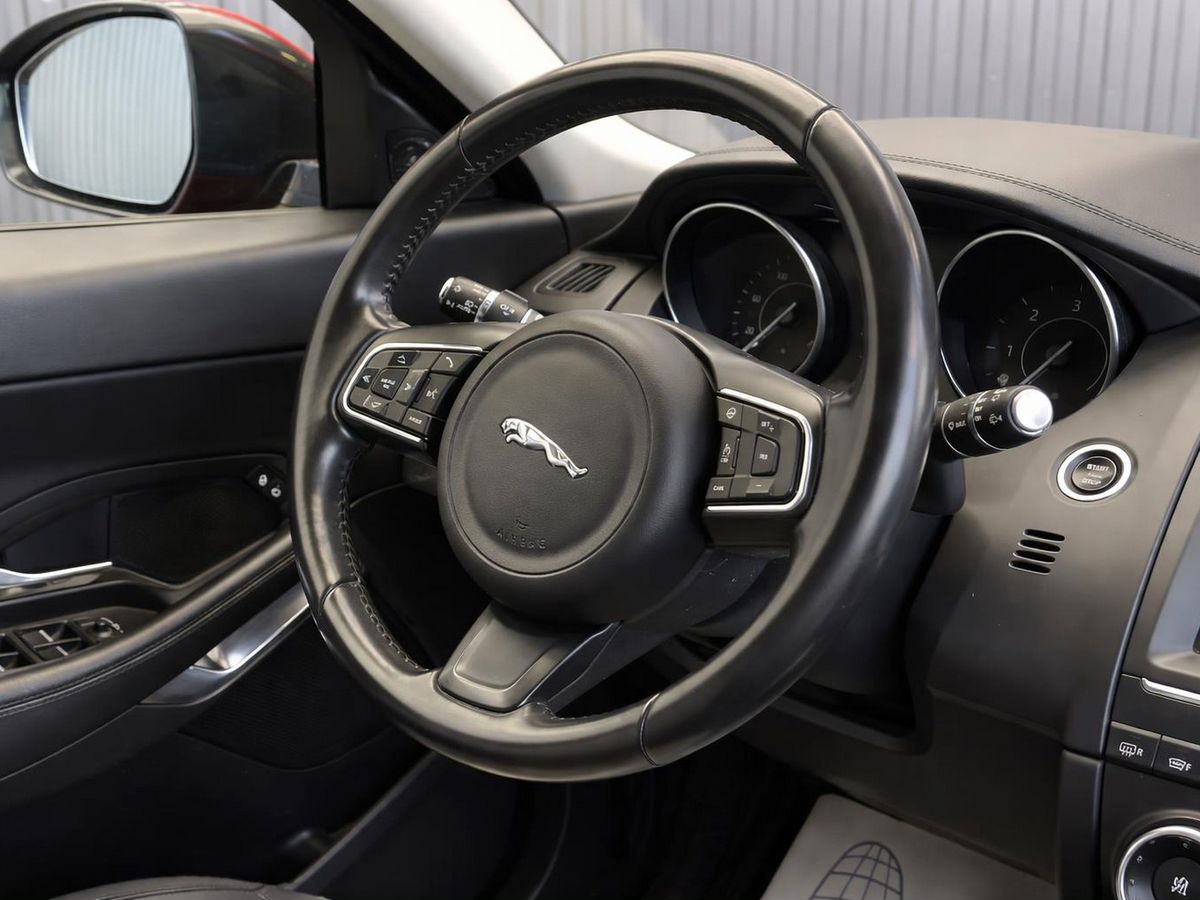 Jaguar E-PACE, фотография 10