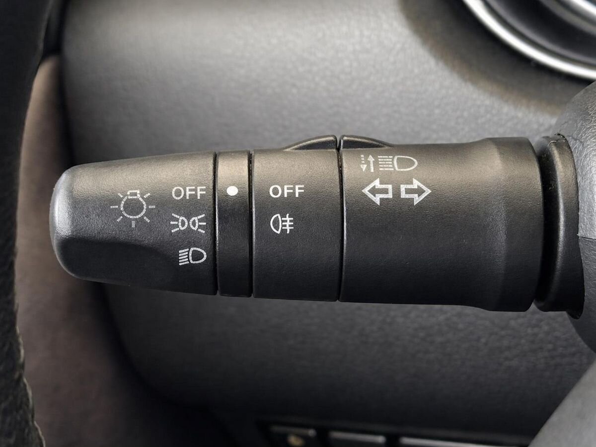 Nissan Tiida, фотография 8