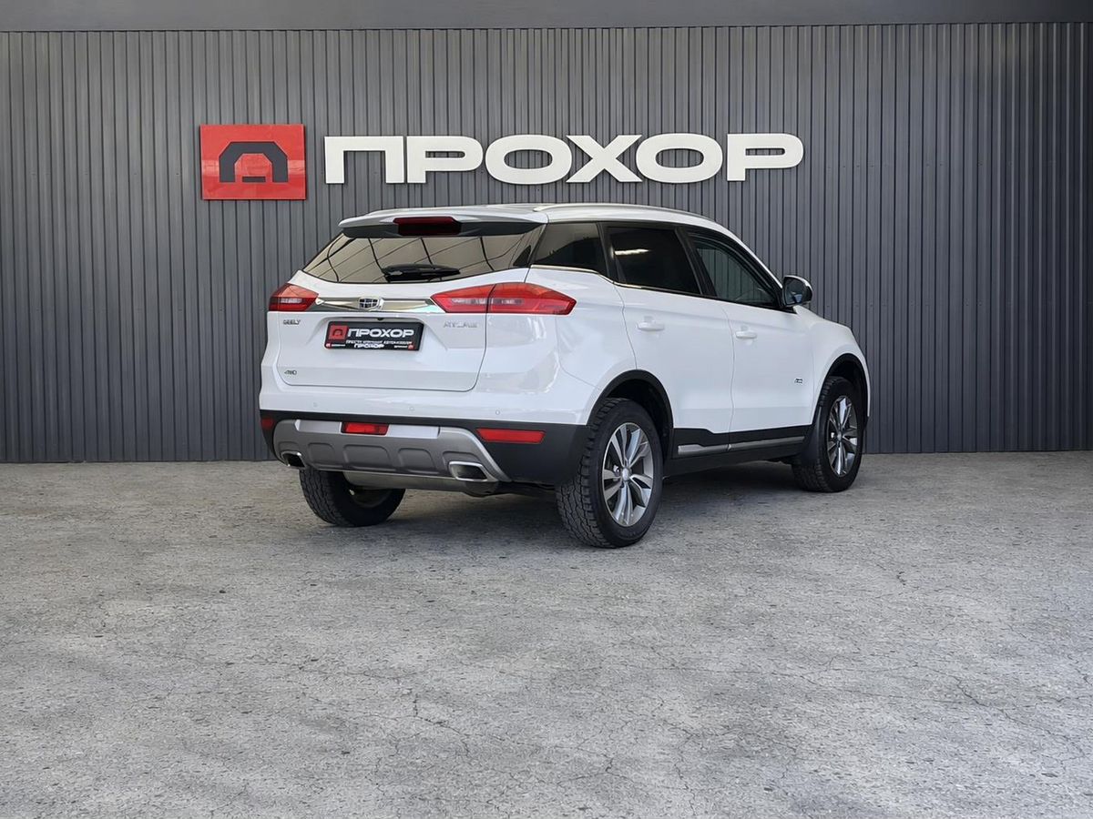 Geely Atlas, фотография 27