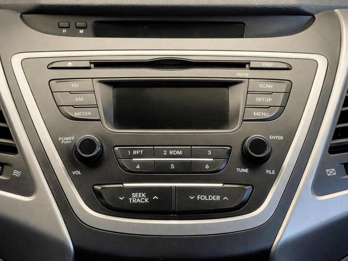 Hyundai Elantra, фотография 12