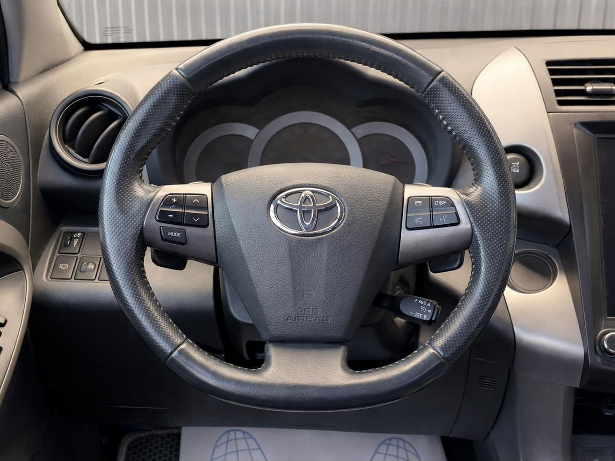 Toyota RAV4, фотография 7