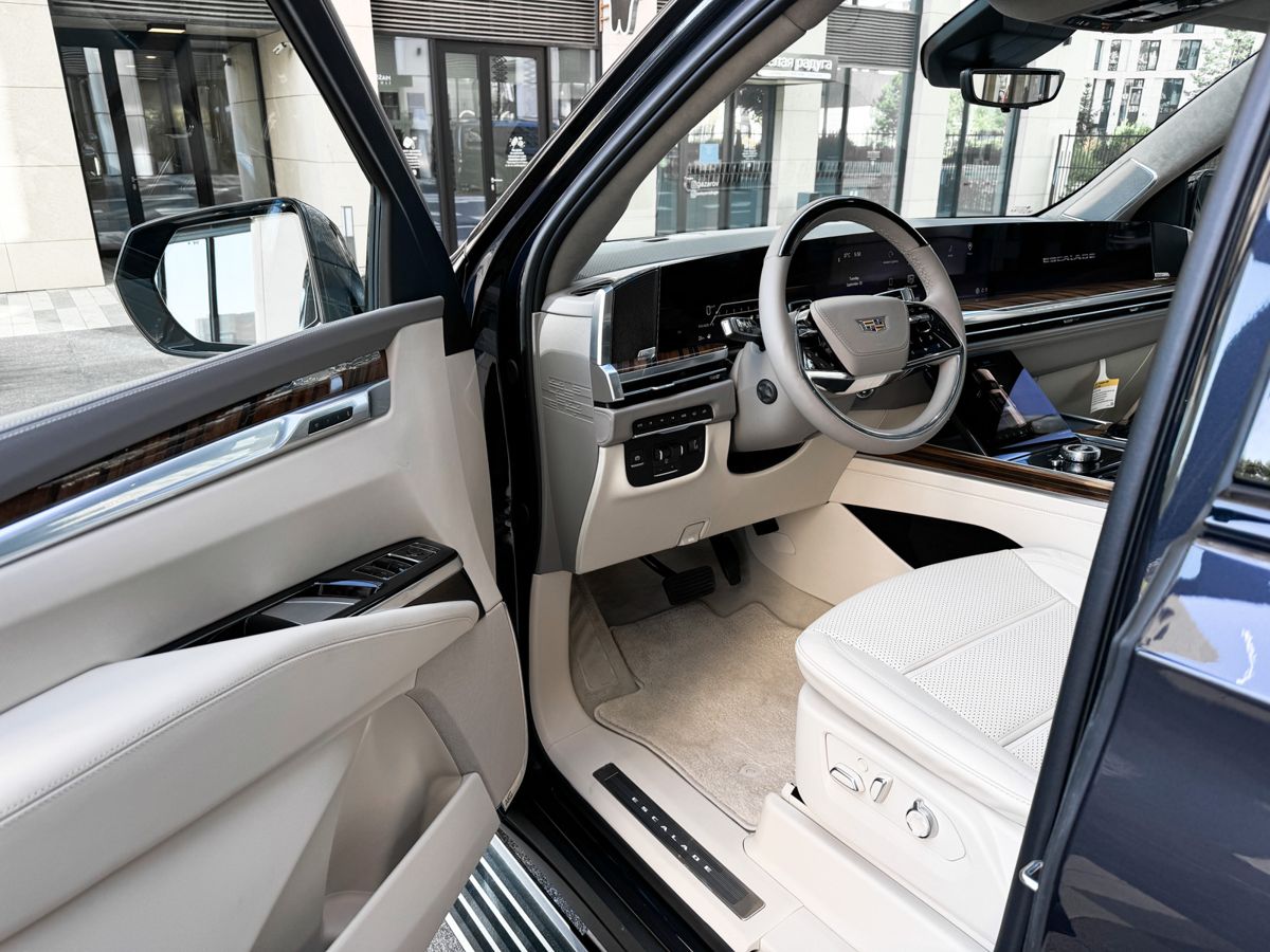 Дополнительное фото Cadillac Escalade, 2024, Серый, 22 км
