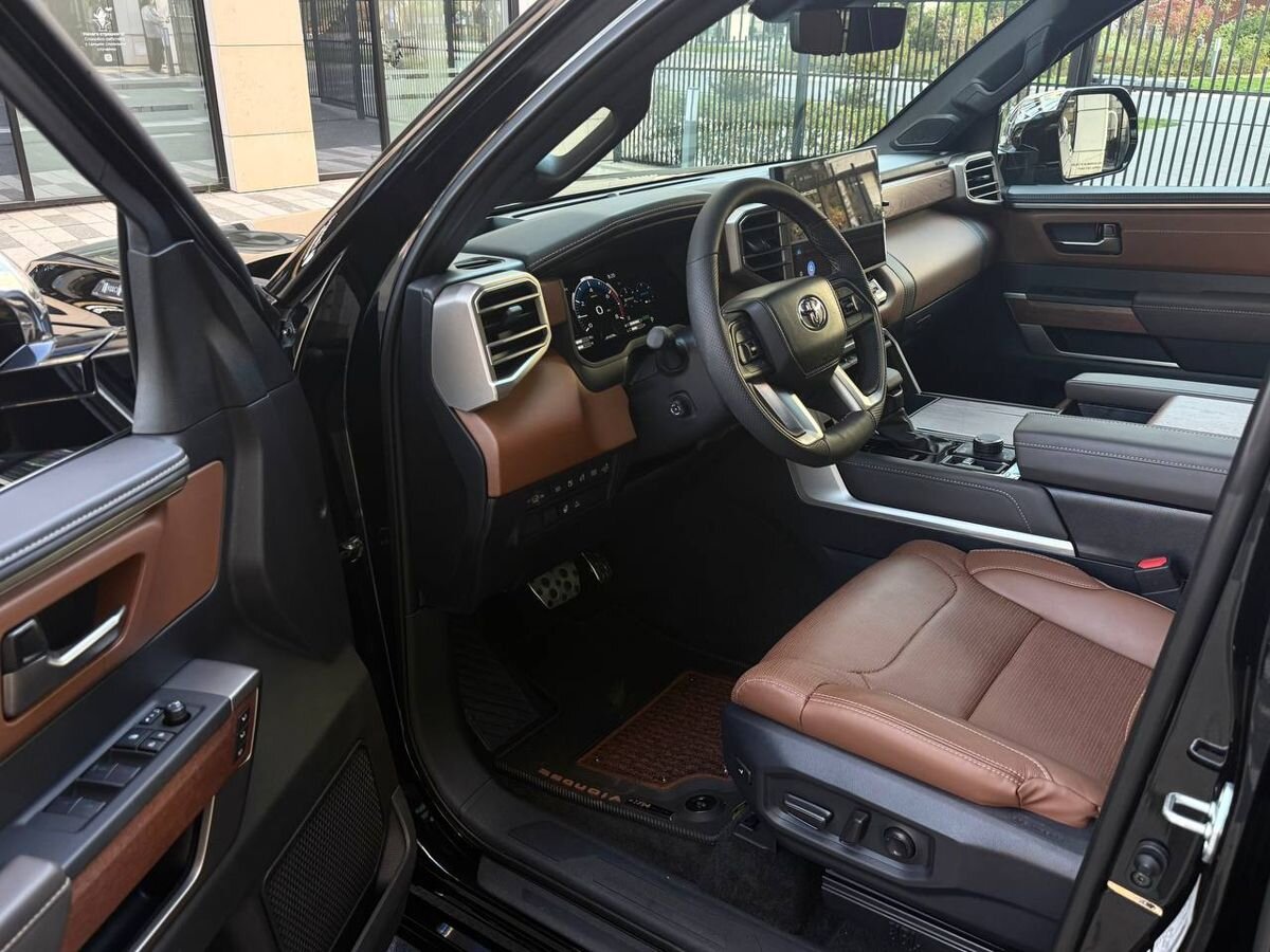 Дополнительное фото Toyota Sequoia, 2026, Черный, 19 км