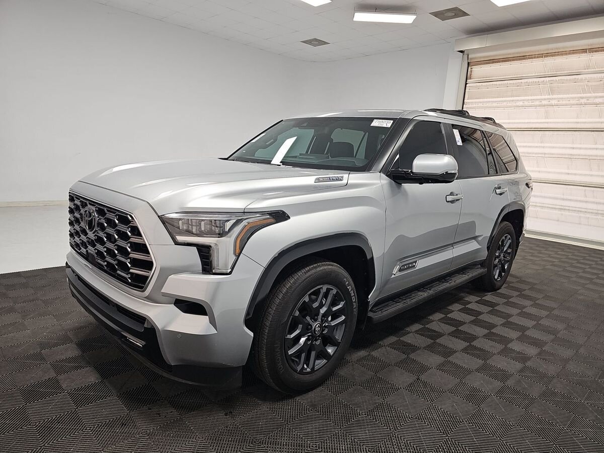 Фото Toyota Sequoia, 2026, Серебряный, 28 км