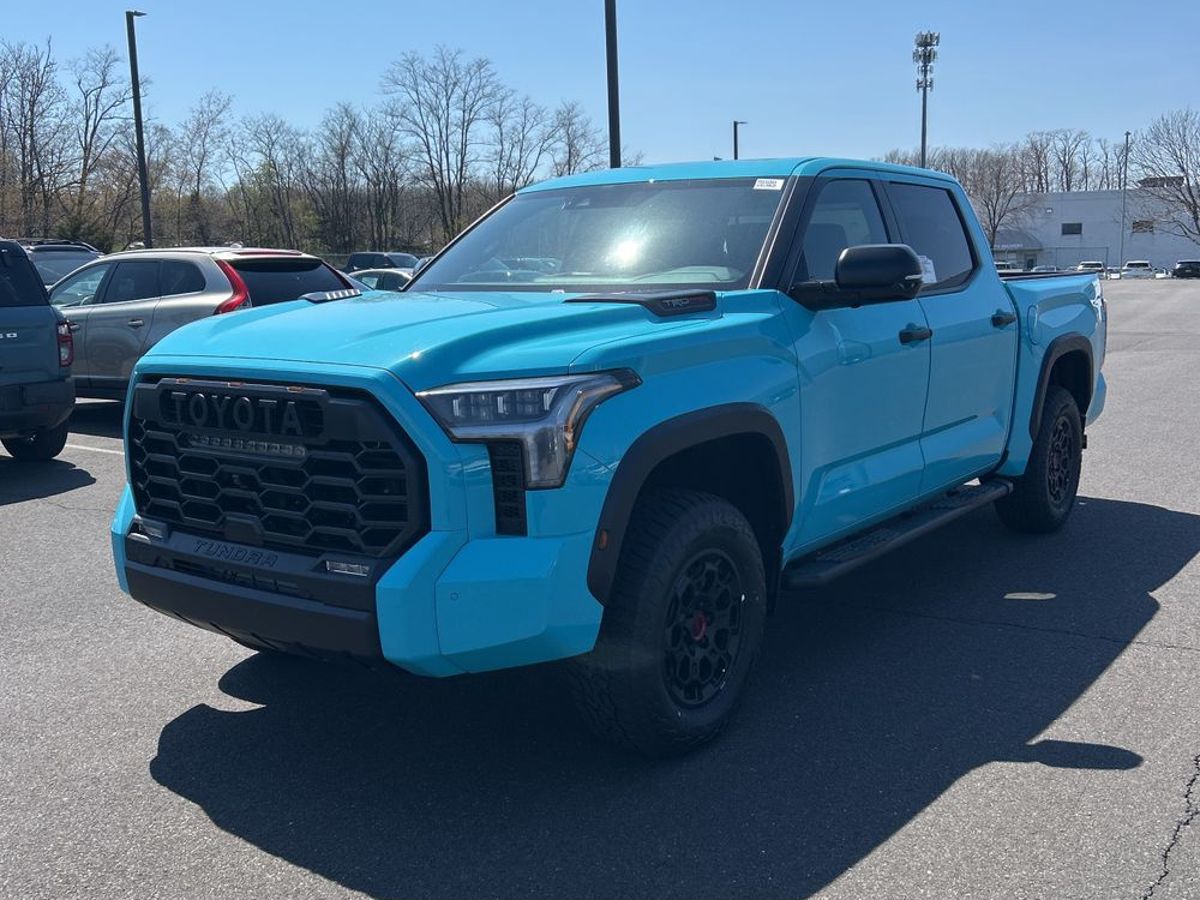 Фото Toyota Tundra, 2026, Голубой, 10 км