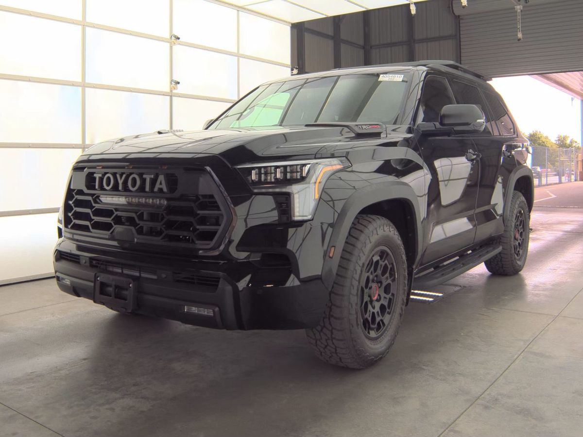 Фото Toyota Sequoia, 2026, Черный, 130 км