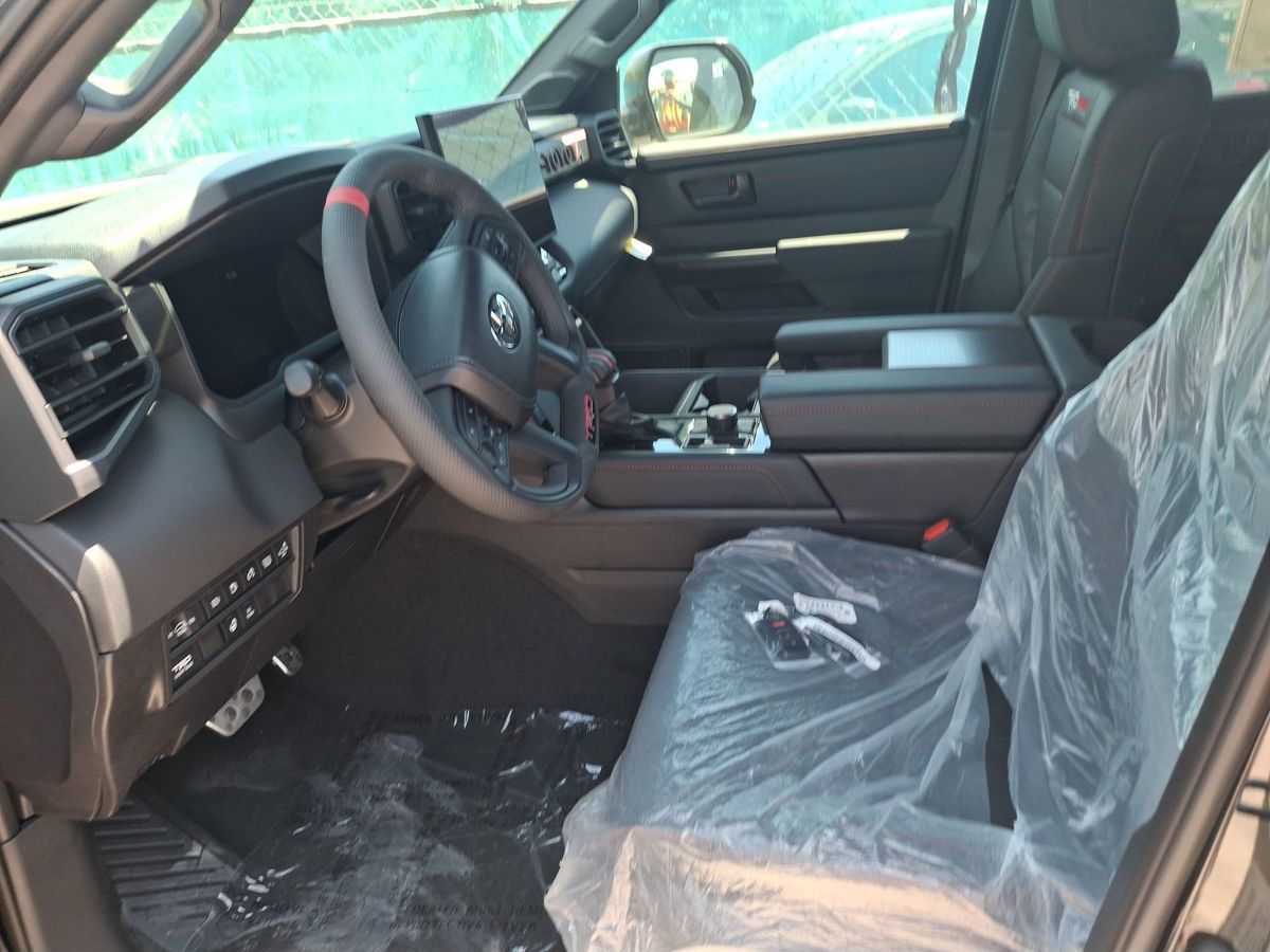 Дополнительное фото Toyota Sequoia, 2026, Черный, 2 км