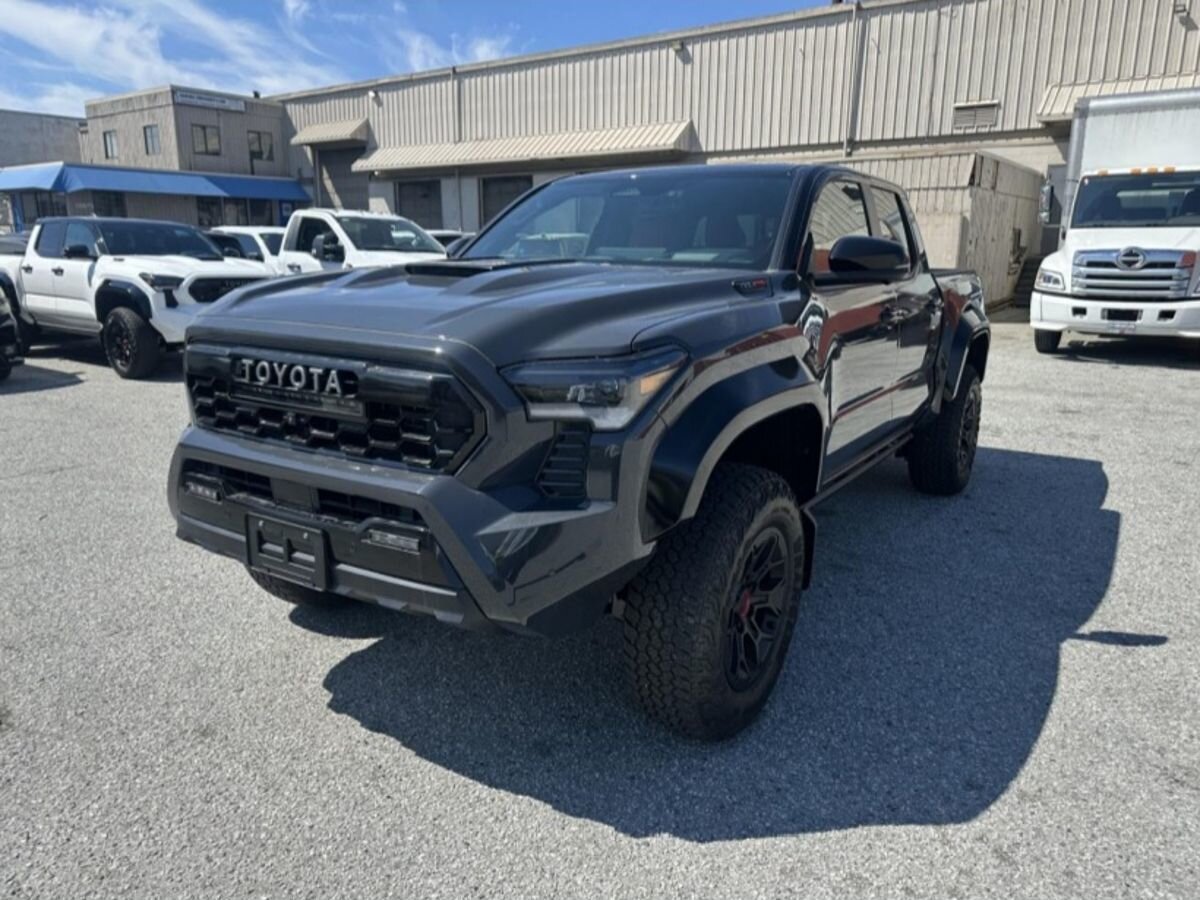 Фото Toyota Tacoma, 2026, Серый, 100 км