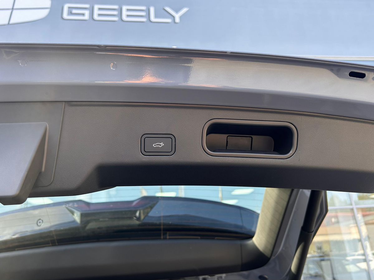 Geely Atlas Флагман