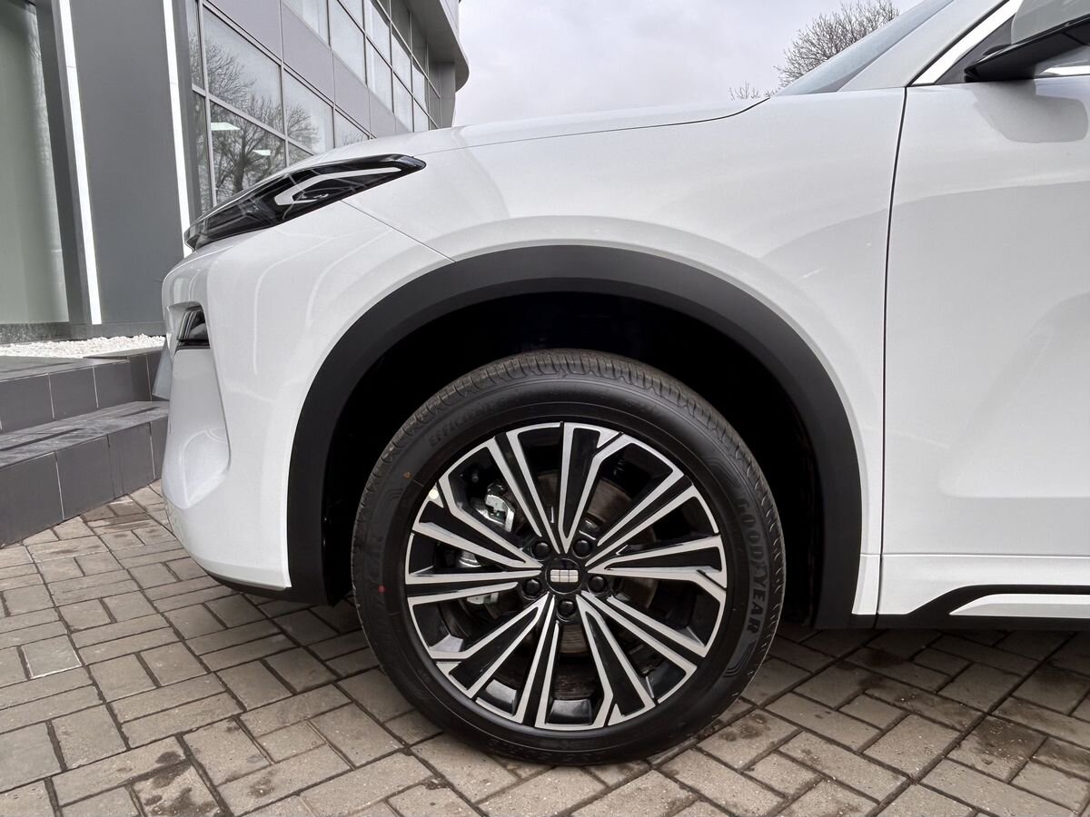 Geely EX5 Гибрид Макс EM-R